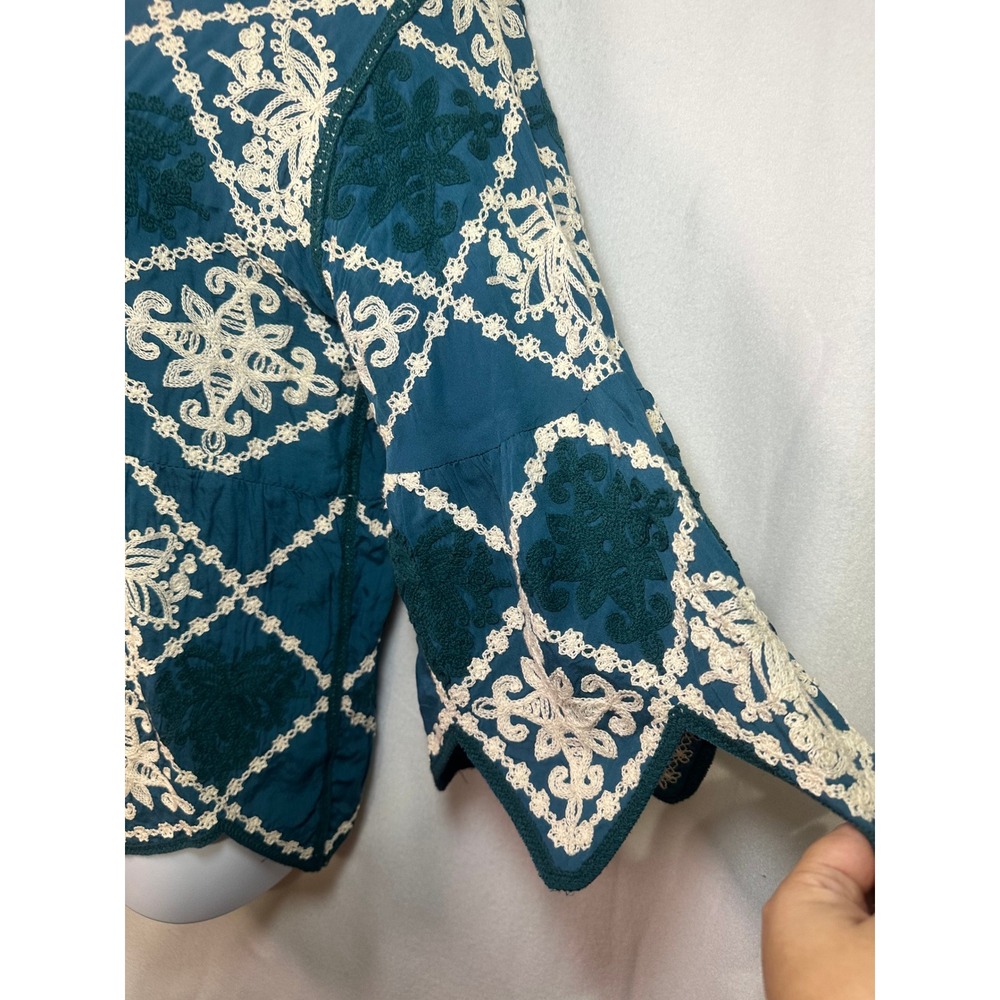 Anthropologie Kindred Womens Teal Embroidered Bell Sleeve Scalloped Blouse MD - Picture 5 of 10
